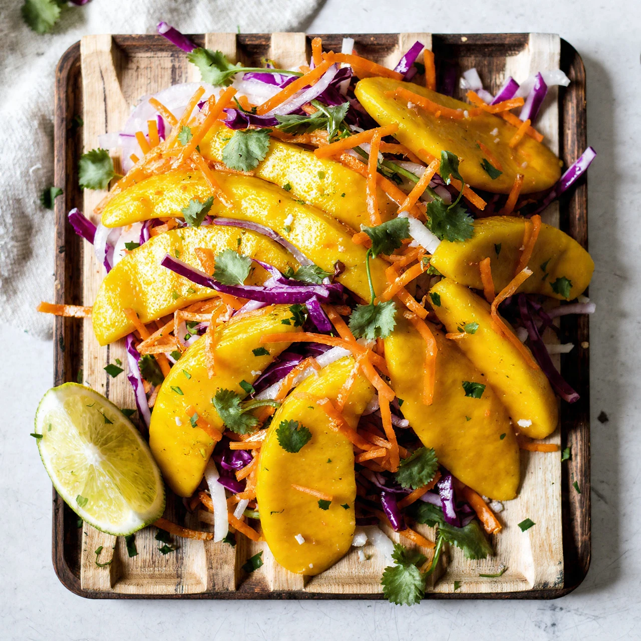 Delicious Mango Slaw - A Refreshing Take On Easy Meals & Vegetarian Dinners Delicious Mango Slaw Refreshing Take Meals Veg...